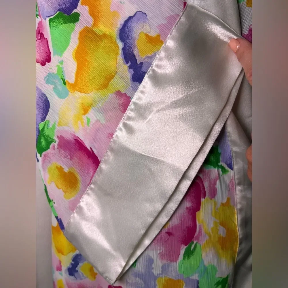 Vintage Victoria’s Secret satin and sheer wrap robe 🌺 excellent condition 🌺